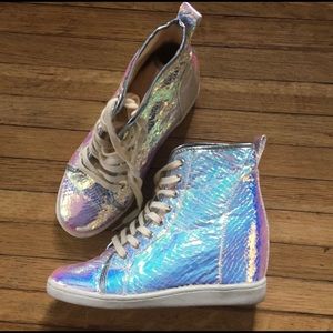 HOLOGRAPHIC WEDGE LACEUPS size 7